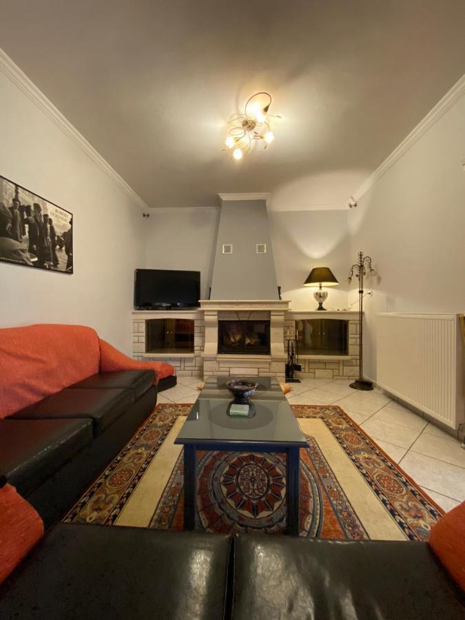 Апартаменты Sitara'S House Карпенисион Экстерьер фото