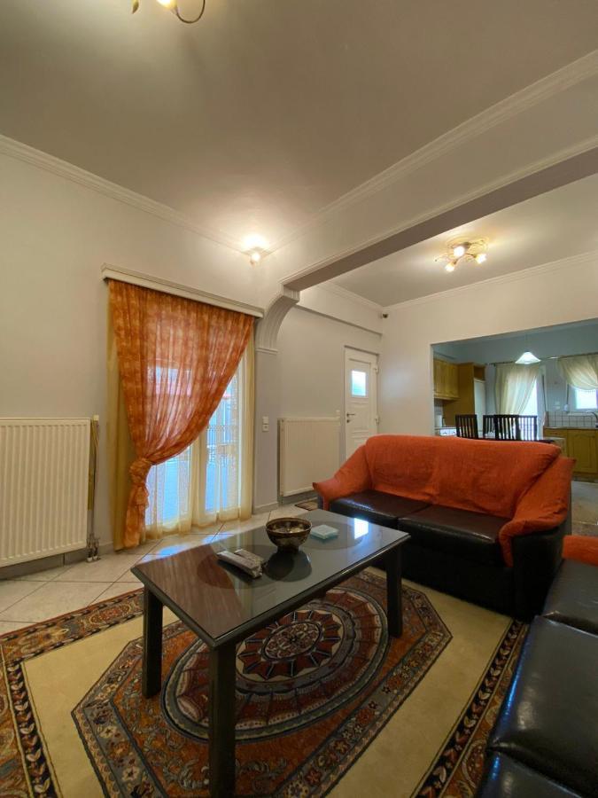 Апартаменты Sitara'S House Карпенисион Экстерьер фото