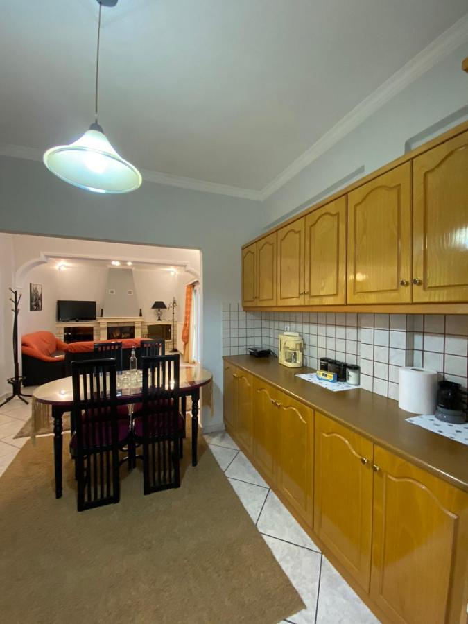 Апартаменты Sitara'S House Карпенисион Экстерьер фото