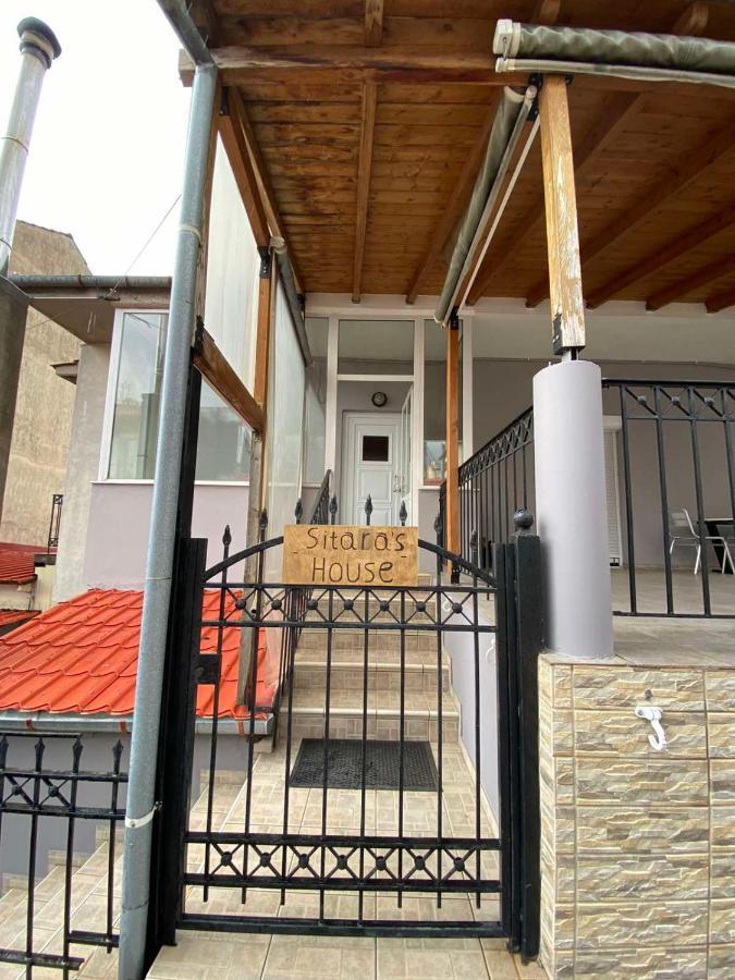 Апартаменты Sitara'S House Карпенисион Экстерьер фото